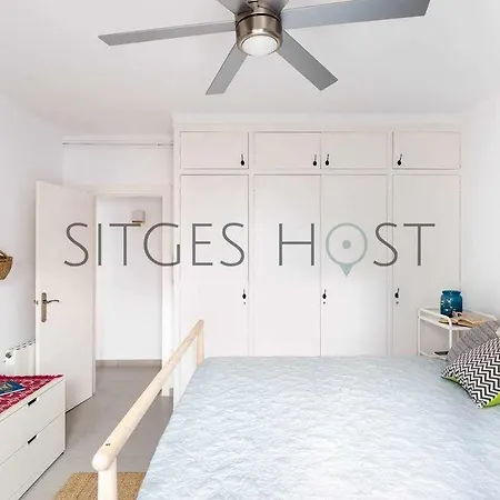 Con Patio Y A 5 Minutos De La Playa סיטגס