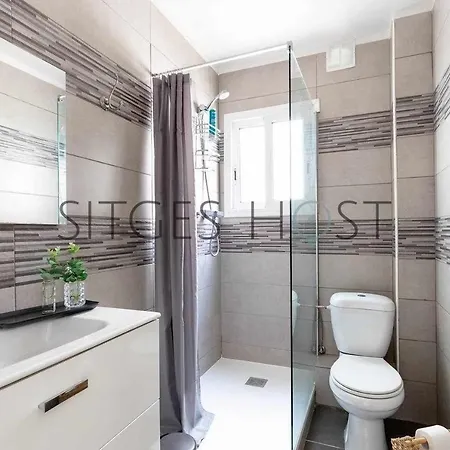 Apartamento Con Patio Y A 5 Minutos De La Playa *