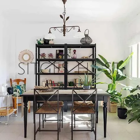 Con Patio Y A 5 Minutos De La Playa *