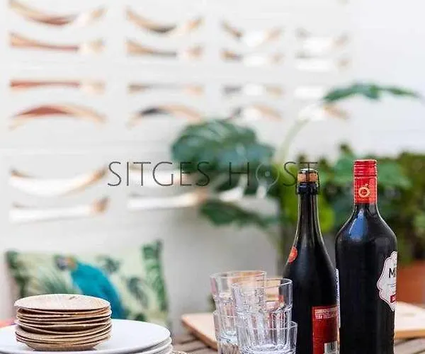 Con Patio Y A 5 Minutos De La Playa * سيدجيس