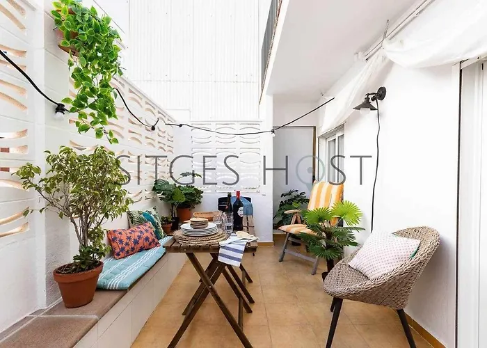 Con Patio Y A 5 Minutos De La Playa Apartman Sitges