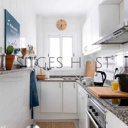 Con Patio Y A 5 Minutos De La Playa Apartment Sitges